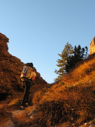 Arrampicata: Cima di Valscura, ripetizione della via Dal Pozzo - Fontana - Il 27/12 Alessio Roverato, Alessandro Baù e Francesco Marra hanno effettuato la probabile prima ripetizione della via aperta da Gigi dal Pozzo e Maurizio Fontana (280m, IX-) sul secondo pilastro della parete Sud Ovest della Cima di Valscura (Dolomiti Feltrine).