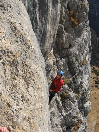 Arrampicata: Cima di Valscura, ripetizione della via Dal Pozzo - Fontana - Il 27/12 Alessio Roverato, Alessandro Baù e Francesco Marra hanno effettuato la probabile prima ripetizione della via aperta da Gigi dal Pozzo e Maurizio Fontana (280m, IX-) sul secondo pilastro della parete Sud Ovest della Cima di Valscura (Dolomiti Feltrine).