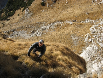 Arrampicata: Cima di Valscura, ripetizione della via Dal Pozzo - Fontana - Il 27/12 Alessio Roverato, Alessandro Baù e Francesco Marra hanno effettuato la probabile prima ripetizione della via aperta da Gigi dal Pozzo e Maurizio Fontana (280m, IX-) sul secondo pilastro della parete Sud Ovest della Cima di Valscura (Dolomiti Feltrine).