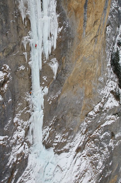 Jasper and Rathmayr ice climbing fest in Bernese Oberland - Over three days at the start of January Robert Jasper from Germany and Bernd Rathmayr from Switzerland ascended three immense icefalls in the Bernese Oberland, Switzerland climbing over a kilometer of vertical ice in the Lauterbrunnental and Kandersteg.