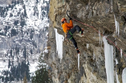 Jasper and Rathmayr ice climbing fest in Bernese Oberland - Over three days at the start of January Robert Jasper from Germany and Bernd Rathmayr from Switzerland ascended three immense icefalls in the Bernese Oberland, Switzerland climbing over a kilometer of vertical ice in the Lauterbrunnental and Kandersteg.