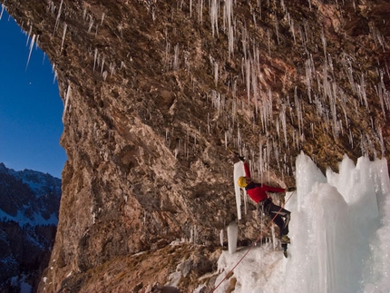 Illuminati repeated by Svab e Premrl - Second repeat of  “Illuminati” M11 WI6+ of the super multi-pitch mixed route in Vallunga (Val Gardena, Dolomites) at the hands of Erik Svab from Italy and Klemen Premrl from Slovenia.