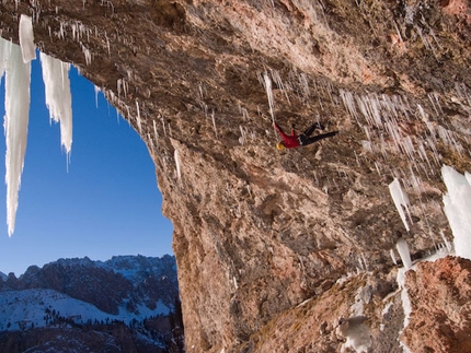 Illuminati repeated by Svab e Premrl - Second repeat of  “Illuminati” M11 WI6+ of the super multi-pitch mixed route in Vallunga (Val Gardena, Dolomites) at the hands of Erik Svab from Italy and Klemen Premrl from Slovenia.