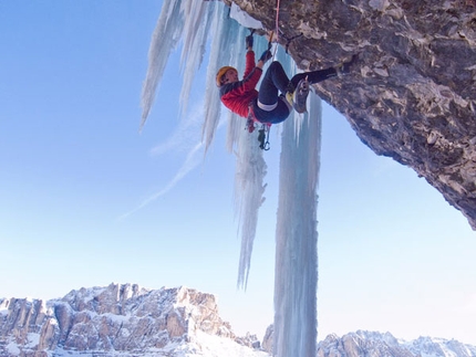 Illuminati repeated by Svab e Premrl - Second repeat of  “Illuminati” M11 WI6+ of the super multi-pitch mixed route in Vallunga (Val Gardena, Dolomites) at the hands of Erik Svab from Italy and Klemen Premrl from Slovenia.