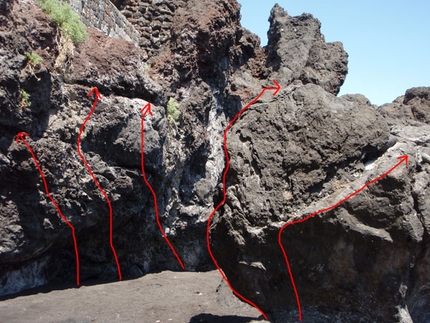 Stromboli, trekking sul vulcano e boulder sul mare - L’isola di Stromboli, una delle sette isole delle magnifiche Eolie, è una metà affascinante per una vacanza in tutto relax all’insegna delle spettacolari eruzioni del vulcano ma anche del boulder in riva al mare. 