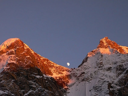 Miyar Valley 2008: 4 montagne inviolate per la spedizione della Guardia di Finanza - Sono già 4 le montagne inviolate della Miyar Valley (Himachal Pradesh, India) salite dalla spedizione della Guardia di Finanza patrocinata dalla Provincia di Trento.