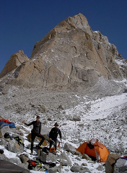 Miyar Valley 2008: 4 montagne inviolate per la spedizione della Guardia di Finanza - Sono già 4 le montagne inviolate della Miyar Valley (Himachal Pradesh, India) salite dalla spedizione della Guardia di Finanza patrocinata dalla Provincia di Trento.