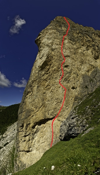 Simon Gietl - Das Privilig (9-, 300m) Piz Ciavazes, Sella, Dolomiti.