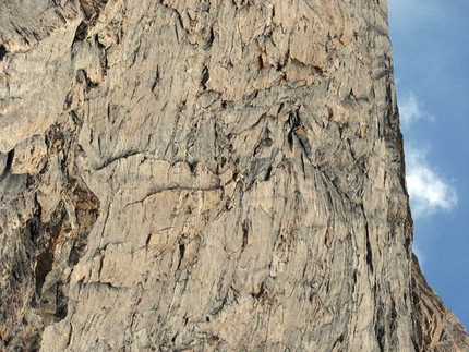 4 nuove vie nella Miyar Valley per Iannilli, Cacioppo e Giuliani - Dal 9 al 17/09 Stefano Cacioppo, Cesare Giuliani e Roberto Iannilli hanno aperto 4 nuove vie sulla parete sud della Castle rock. Uno di questi itinerari, la via Miguel' s race, raggiunge i 5486m dell’inviolata vetta principale della montagna per la quale i tre hanno proposto il nome di Tivoli peak.