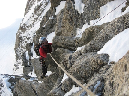 Rêve Caché, nuova via sulla P.ta d’Androsace sul Monte Bianco - Il 29/09/08 Enrico Bonino e Paolo Stroppiana hanno aperto Rêve Caché (700m, 5+ MR 4c) una nuova via sulla parete est della Pointe d'Androsace, nella Combe Maudite, Monte Bianco.