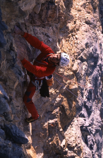 Tofana di Rozes new routes, Dolomites - In summer 2007 Marco Sterni, Mauro Kraus, Marco Giuffrida and Serena Bonin carried out the first ascent of 'Quel calcare nell'anima' (380m, 6c, 6b obl.) on the West Face of Tofana di Rozes (Dolomites). In summer 2008 Sterni and Mauro Florit made the first ascent of the nearby 'Mai molar! '(380m, 7a+, 6c obl.).