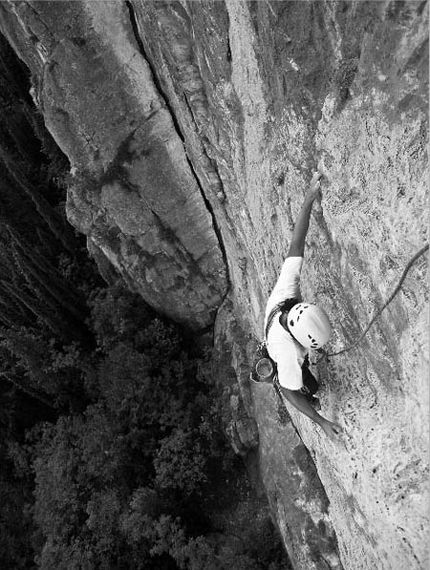 Nuova via sul Monte Colodri per Antonini e Calzà - Massimo Antonini e Giampaolo ‘Trota’ Calzà hanno aperto la Via Giovanni Segantini (280m, 6c+ max) sulla parete est del Monte Colodri (Arco, Trentino).