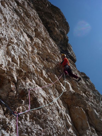 Tour estivo tra Mesules e Tre Cime - Il tour estivo in Dolomiti di Erik Svab con la prima salita in libera insieme a Martina Cufar della via “Diamante” (Meisules dala Biesces) e con Giovanni Renzi.la probabile prima ripetizione, libera e “a vista” della via “Killer” sulla Cima Piccolissima 