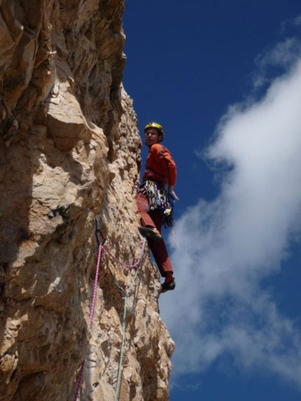 Tour estivo tra Mesules e Tre Cime - Il tour estivo in Dolomiti di Erik Svab con la prima salita in libera insieme a Martina Cufar della via “Diamante” (Meisules dala Biesces) e con Giovanni Renzi.la probabile prima ripetizione, libera e “a vista” della via “Killer” sulla Cima Piccolissima 