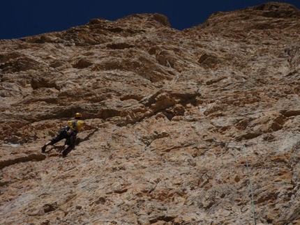 Tour estivo tra Mesules e Tre Cime - Il tour estivo in Dolomiti di Erik Svab con la prima salita in libera insieme a Martina Cufar della via “Diamante” (Meisules dala Biesces) e con Giovanni Renzi.la probabile prima ripetizione, libera e “a vista” della via “Killer” sulla Cima Piccolissima 