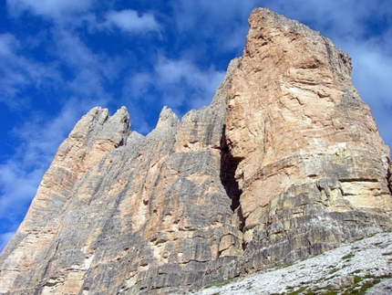 Tour estivo tra Mesules e Tre Cime - Il tour estivo in Dolomiti di Erik Svab con la prima salita in libera insieme a Martina Cufar della via “Diamante” (Meisules dala Biesces) e con Giovanni Renzi.la probabile prima ripetizione, libera e “a vista” della via “Killer” sulla Cima Piccolissima 