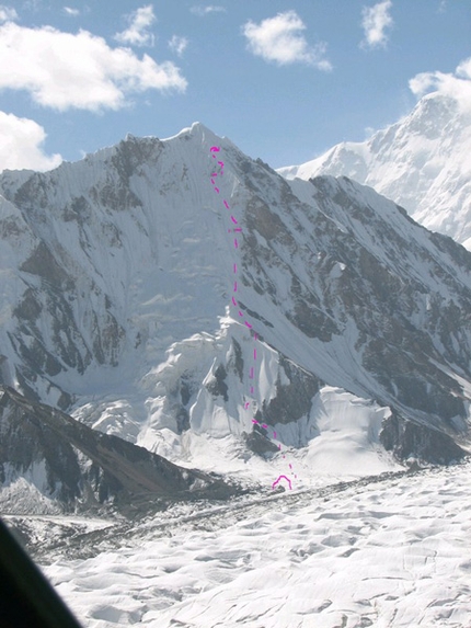 Slovenian climbs in Central Tien Shan - Last summer Ales Holc, Matej Smrkolj e Tadej Kriselj carried out the first ascent of Slovenian birthday party (TD+, 1000m) on the North Face of Pik Parashutny 5360m. Tine Marence and Andrej Magajne carried out the probabile first repeat of thee Slovenian Route on Pik Troglav and a quick ascent of Khan Tengry (7010m).