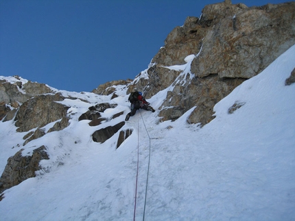 Slovenian climbs in Central Tien Shan - Last summer Ales Holc, Matej Smrkolj e Tadej Kriselj carried out the first ascent of Slovenian birthday party (TD+, 1000m) on the North Face of Pik Parashutny 5360m. Tine Marence and Andrej Magajne carried out the probabile first repeat of thee Slovenian Route on Pik Troglav and a quick ascent of Khan Tengry (7010m).