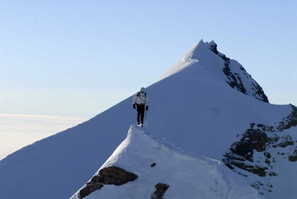 Tutte le cime del M.te Rosa più il Cervino - Simone Origone sull’affilata cresta dei Lyskamm