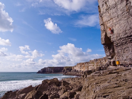 Dall'arrampicata trad di Pembroke agli strapiombi di Ospo - Il viaggio dei climber triestini Erik Švab e Igor Žerjal e degli sloveni Klemen Premrl, Miha Jazbec e Uroš Saksida per conoscere l’arrampicata “trad” sulle scogliere di Pembroke (Galles). Un “allenamento che a Svab ha fruttato una veloce ripetizione di “Bitka s stalaktiti” a Ospo (Slovenia).