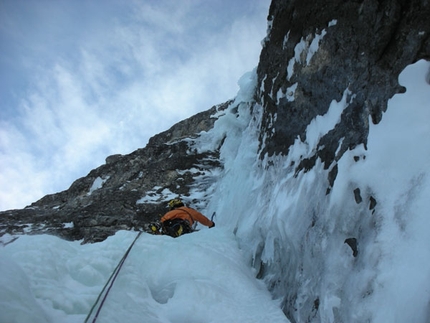 Per Leila and 2 new icefalls in Friuli - On 17/01/2009 Luca Vuerich and Marco Milanese carried out the first ascent of  'Per Leila' (120m, III/6+) in Val Riofreddo (Cima delle Cenge, Julian Alps). 0n 9/01, Luca Vuerich, Eros Busetto and Michele Martina made the first ascents of Eros and The Prophet (Fusine, Mangart, Julian Alps).