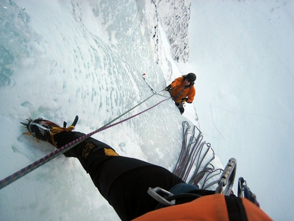 Per Leila and 2 new icefalls in Friuli - On 17/01/2009 Luca Vuerich and Marco Milanese carried out the first ascent of  'Per Leila' (120m, III/6+) in Val Riofreddo (Cima delle Cenge, Julian Alps). 0n 9/01, Luca Vuerich, Eros Busetto and Michele Martina made the first ascents of Eros and The Prophet (Fusine, Mangart, Julian Alps).