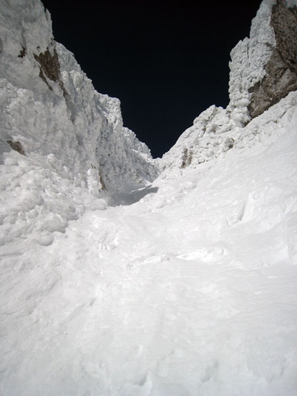 Jof di Montasio South Face, first ski descent of by Luca Vuerich - Luca Vuerich has carried out the first ski descent of the South Face of Jof di Montasio 2753m (Julian Alps).