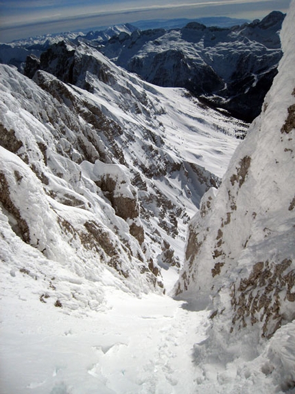 Jof di Montasio South Face, first ski descent of by Luca Vuerich - Luca Vuerich has carried out the first ski descent of the South Face of Jof di Montasio 2753m (Julian Alps).