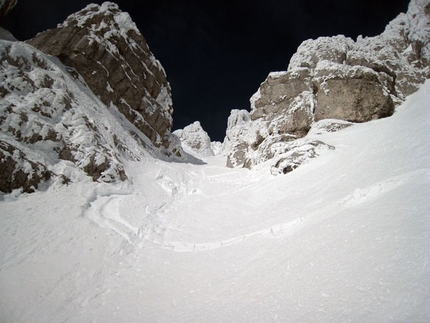 Jof di Montasio South Face, first ski descent of by Luca Vuerich - Luca Vuerich has carried out the first ski descent of the South Face of Jof di Montasio 2753m (Julian Alps).