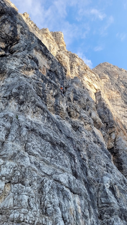 Alla Torre d’Ambiez nelle Dolomiti di Brenta la Via Lisa di Alberto Bettoli e Francesco Salvaterra