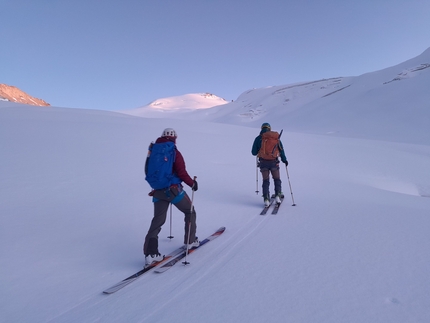 Bolivia scialpinismo, Irene Cardonatti, Paolo Armando - Scialpinismo sulle montagne della Cordillera Real in Bolivia: avvicinamenti