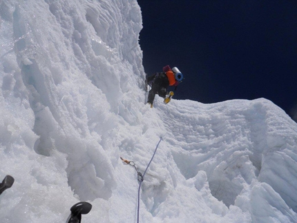 Nevado Santa Cruz - Vertical section to reach the summit of Gran Gendarme