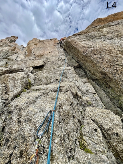 Roi du Siam, Monte Bianco, Niccolò Bruni, Gianluca Marra - L'apertura di 'Calcul du Roi' al Roi du Siam nei satelliti del Monte Bianco (Niccolò Bruni, Gianluca Marra 07/2023)