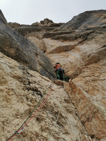 Furcia Rossa, Dolomiti, Hubert Eisendle, Simon Kehrer - L'apertura di Hinterm Horizont alla Furcia Rossa nelle Dolomiti (Hubert Eisendle, Simon Kehrer)