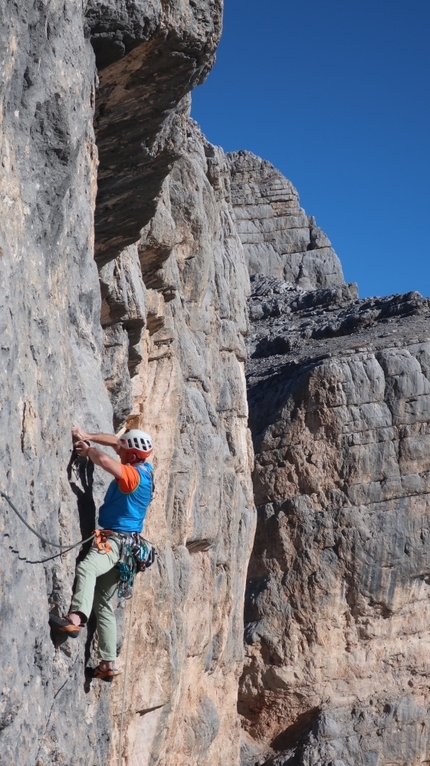 Furcia Rossa, Dolomiti, Hubert Eisendle, Simon Kehrer - L'apertura di Hinterm Horizont alla Furcia Rossa nelle Dolomiti (Hubert Eisendle, Simon Kehrer)