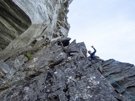 Tågveggen, Norway, Eivind Hugaas, Kalle Olsson - Skapelsen on Tågveggen in Norway: cool climbing on the 10th pitch.