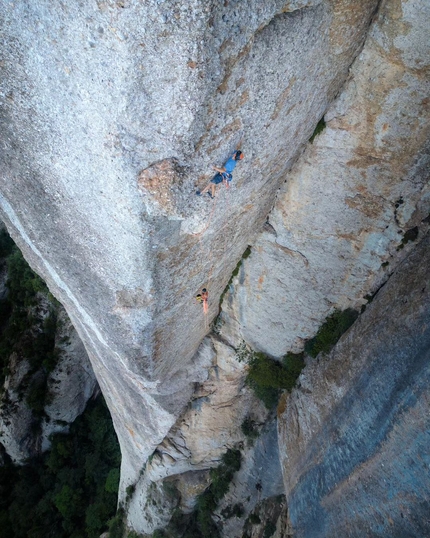 Jorge Díaz-Rullo, Tarragó, Montserrat, Spain - Jorge Díaz-Rullo climbing Tarragó (8b+, 240m) at Montserrat in Spain.