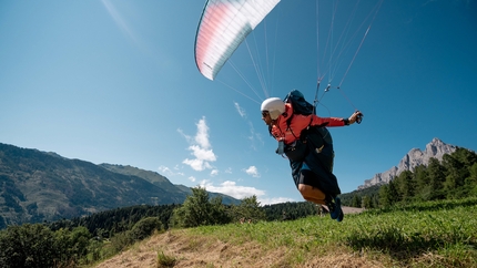 PreAlpiTour Hike&Fly Race 2023 - Decollo da Malga Tais durante la PreAlpiTour Hike&Fly Race 2023