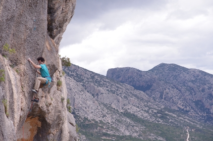 Tornanti, Cala Gonone, Sardegna, Filippo Manca - Filippo Manca in arrampicata a I Tornanti, Cala Gonone, Sardegna