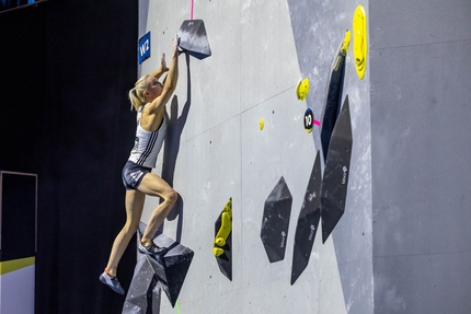 Janja Garnbret Boulder & Lead World Champion, qualifies for Paris 2024 with Jessica Pilz & Ai Mori