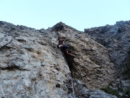 Torrione Clerici, Grigna Meridionale, Grignetta, Saverio De Toffol, Jorge Leonel Palacios - Sul primo tiro di All'Ovest niente di Nuovo al Torrione Clerici (Grigna Meridionale, Grignetta) di Saverio De Toffol e Jorge Leonel Palacios