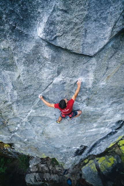 Connor Herson, Spirit Quest, Squamish, Canada - Connor Herson climbing Spirit Quest (5.14d/9a) at Squamish, Canada