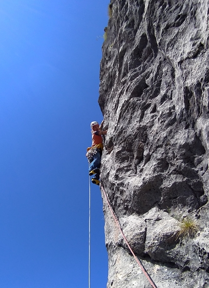 Alex Piazzalunga, Cima Cee, Dolomiti di Brenta - Alex Piazzalunga sull’ultimo tiro di 'Silverado' alla Cima Cee, Dolomiti di Brenta