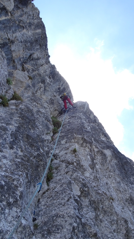 Gigante Buono, Monte Croce, Val Brembana, Mariano Giacalone, Giorgio Pozzoni, Cristian Previtali - Cristian Previtali in apertura sul sesto tiro di 'Il Gigante Buono', Monte Croce, Val Brembana