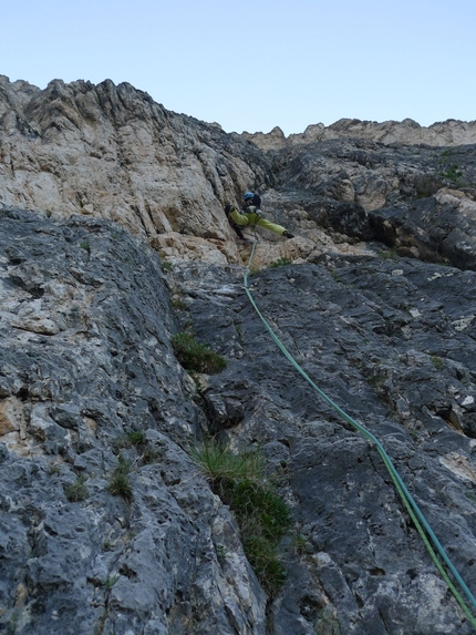 Coston d'Averau, Dolomiti, Michal Coubal, Anna Coubalová, Martin Tučka - Making the first ascent of 'Utúlie'n Aurë' on Coston d'Averau, Dolomites (Michal Coubal, Anna Coubalová, Martin Tučka 07/2023)