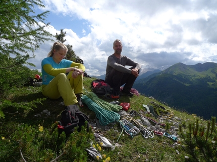 Coston d'Averau, Dolomiti, Michal Coubal, Anna Coubalová, Martin Tučka - Making the first ascent of 'Utúlie'n Aurë' on Coston d'Averau, Dolomites (Michal Coubal, Anna Coubalová, Martin Tučka 07/2023)