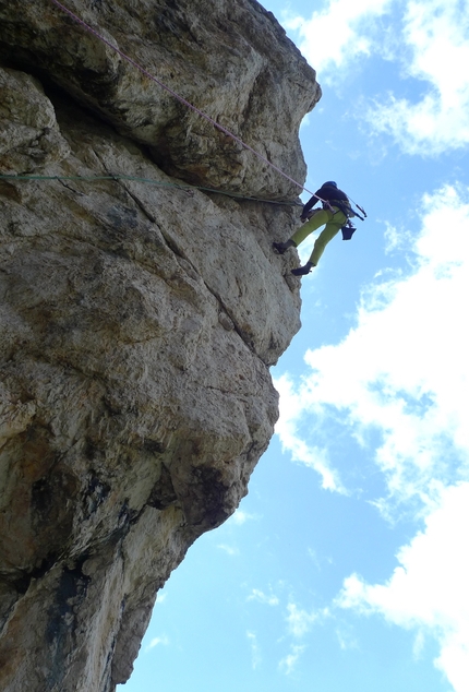 Coston d'Averau, Dolomiti, Michal Coubal, Anna Coubalová, Martin Tučka - Making the first ascent of 'Utúlie'n Aurë' on Coston d'Averau, Dolomites (Michal Coubal, Anna Coubalová, Martin Tučka 07/2023)