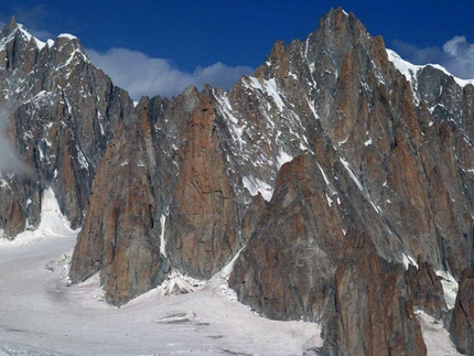 Stelle e Tempeste, nuova via sul Petit Clocher du Tacul, Monte Bianco