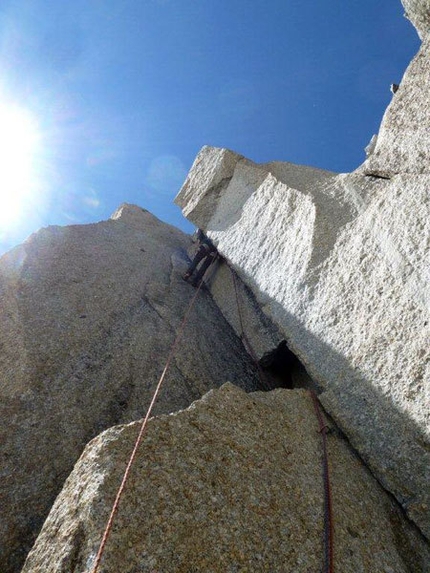 Stelle e Tempeste - Petit Clocher du Tacul (Monte Bianco) - Maurizio Oviglia sul sesto tiro di Stelle e Tempeste, domenica 28 agosto 2011