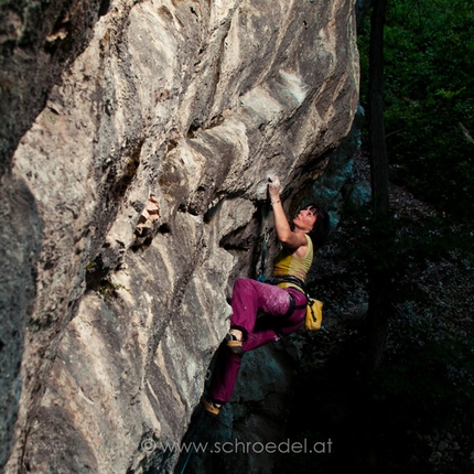 Barbara Raudner - Barbara Raudner repeating Indotimes 8b+, Höllental, Austria